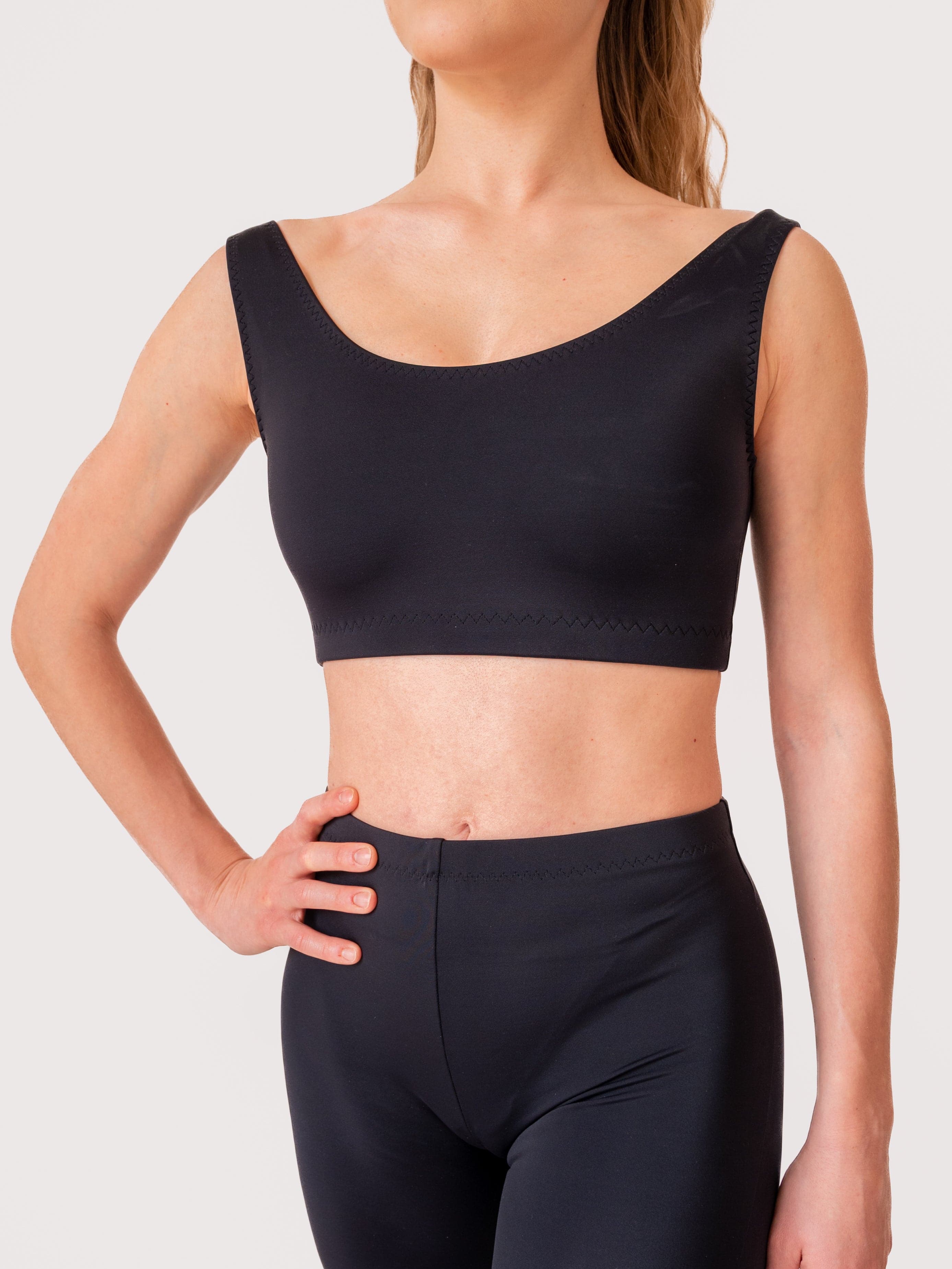 https://www.atelierdelladanzamp.com/cdn/shop/products/black-atlantis-yoga-and-fitness-bralette-for-women-and-girls-by-Lena-activewear-1.jpg?v=1651914555